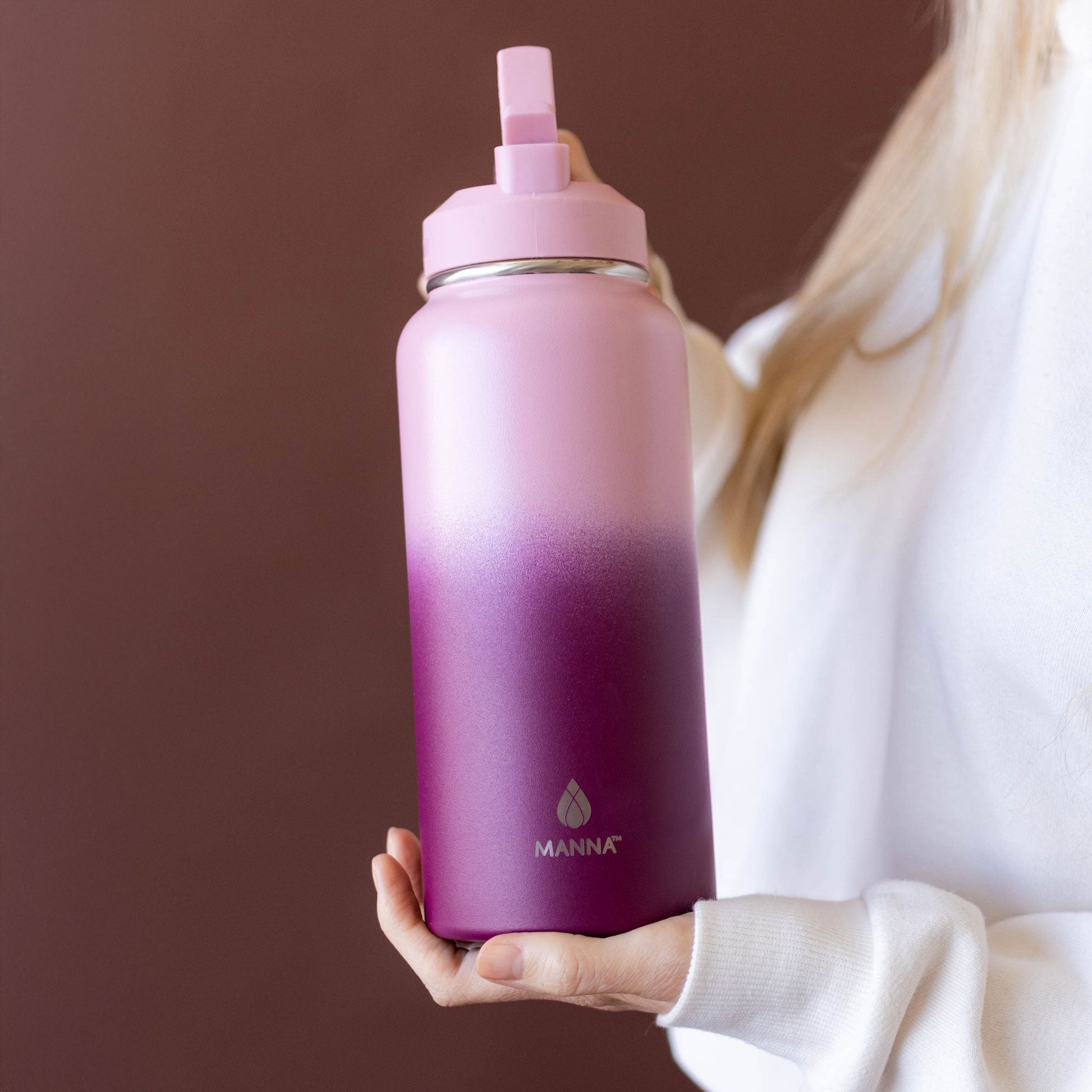 32-oz-powel-bottle-j5 32_Manna_Website_Lifestyles-2.jpg