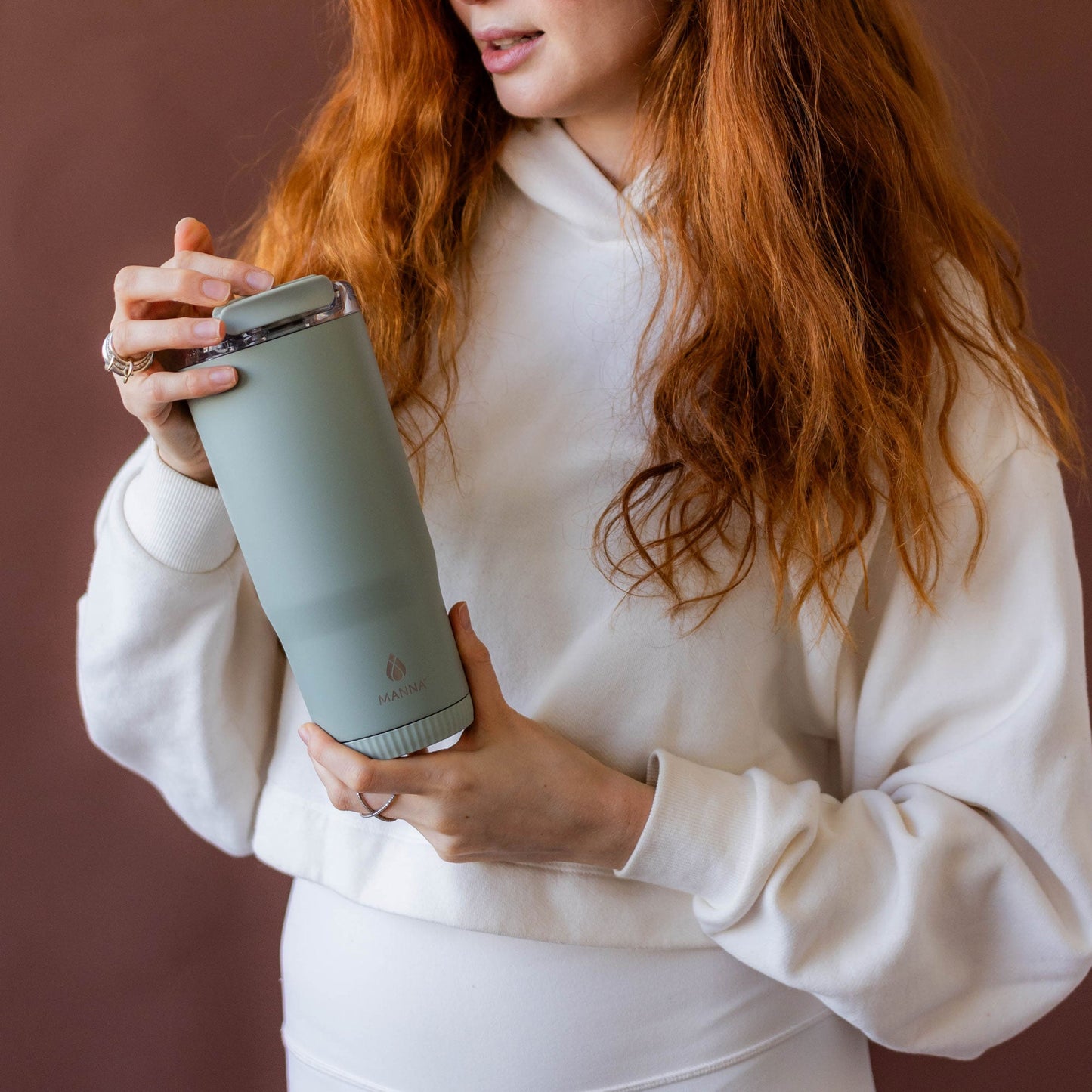 30-oz-groove-tumbler-f2 4Manna_Website_Lifestyles-17.jpg